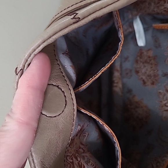 HOBO Light Tan Patchwork Stitched Front Shoulder Bag - Picture 8 of 17